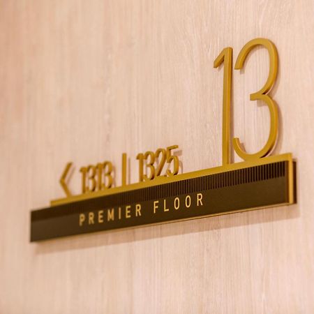 อโมรา บริสเบน Hotel ภายนอก รูปภาพ Floor sign of the 13th floor of the hotel