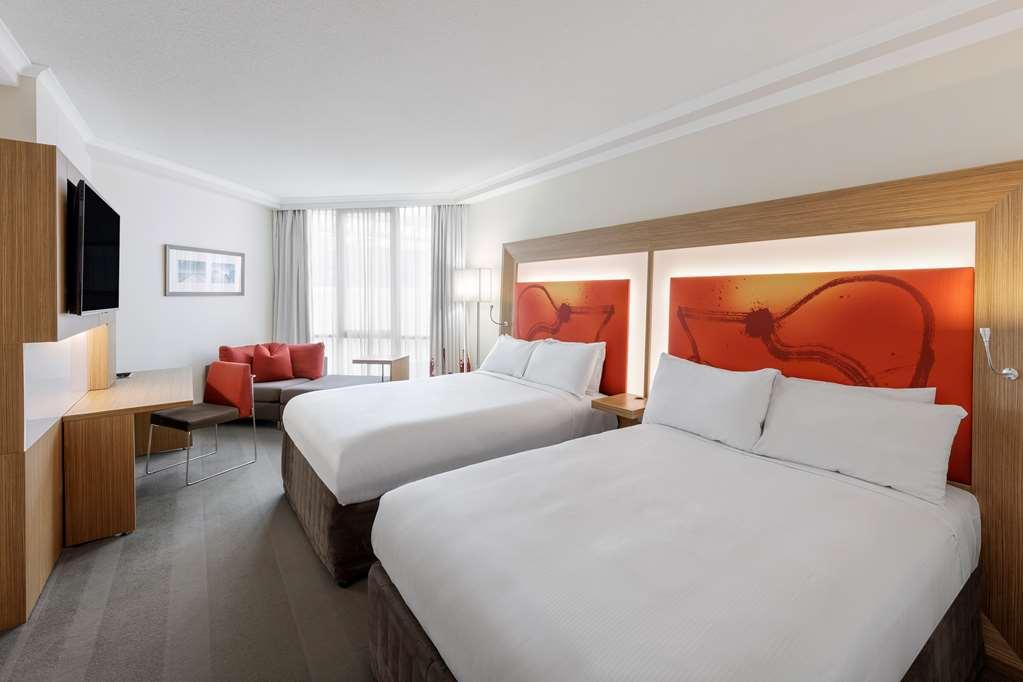 อโมรา บริสเบน Hotel ห้อง รูปภาพ A typical room at the hotel