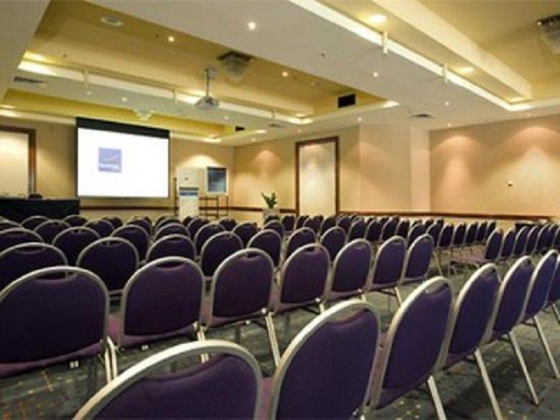 อโมรา บริสเบน Hotel ภายนอก รูปภาพ A typical conference room