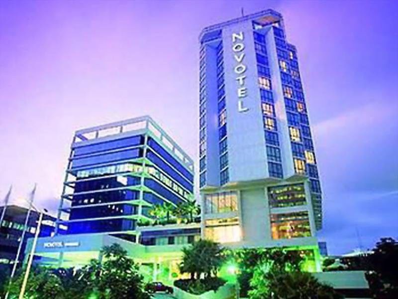 อโมรา บริสเบน Hotel ภายนอก รูปภาพ Novotel Hotel, Phnom Penh