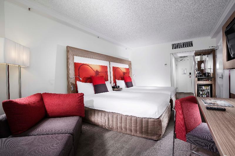 อโมรา บริสเบน Hotel ภายนอก รูปภาพ A typical room at the hotel